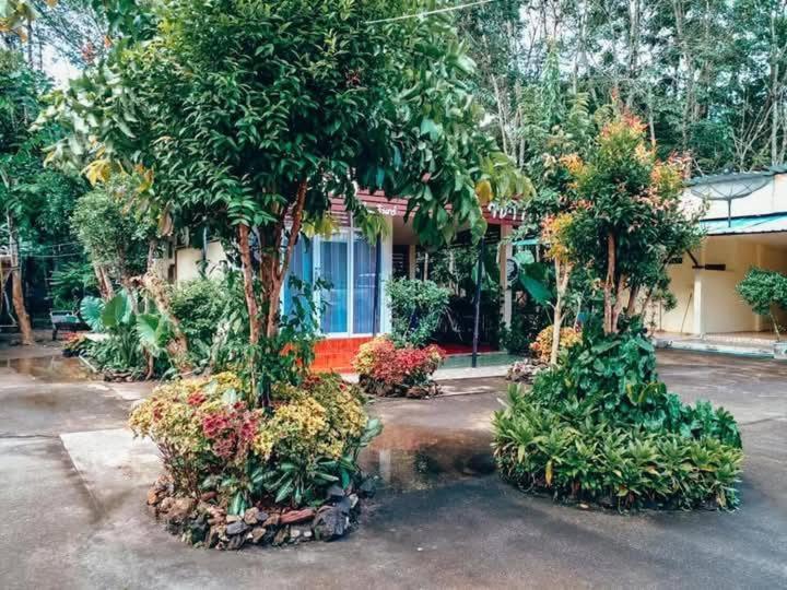 Song Pee Nong Resort Phattalung Phatthalung Dış mekan fotoğraf